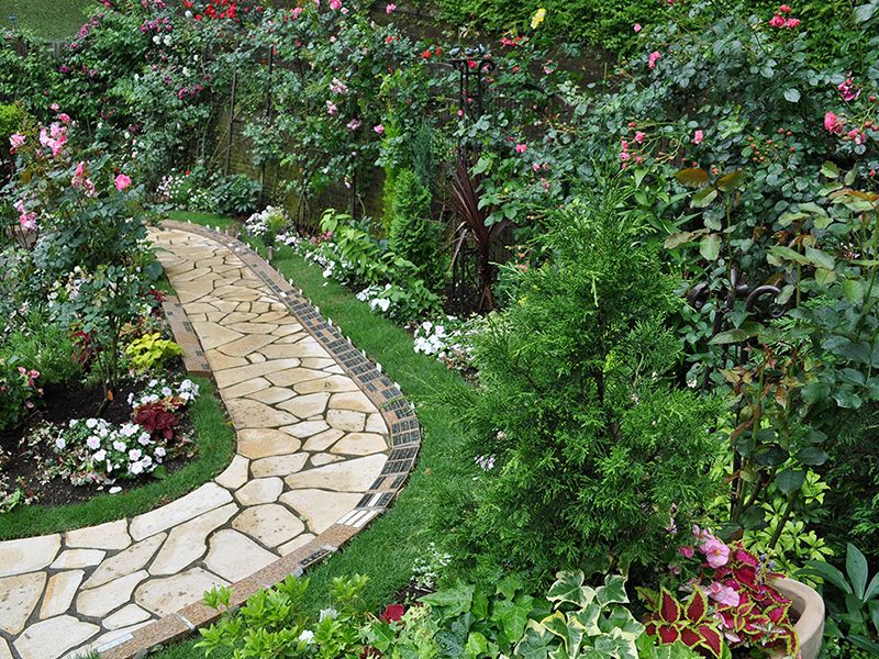 鎌倉やすらぎの杜 「ふれあいの碑」 樹木葬 凛