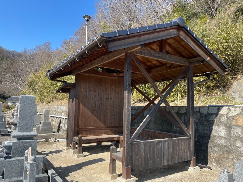 威徳寺墓地