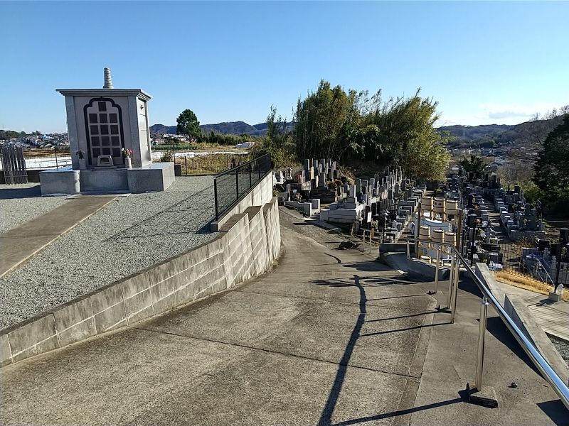 天王山墓園
