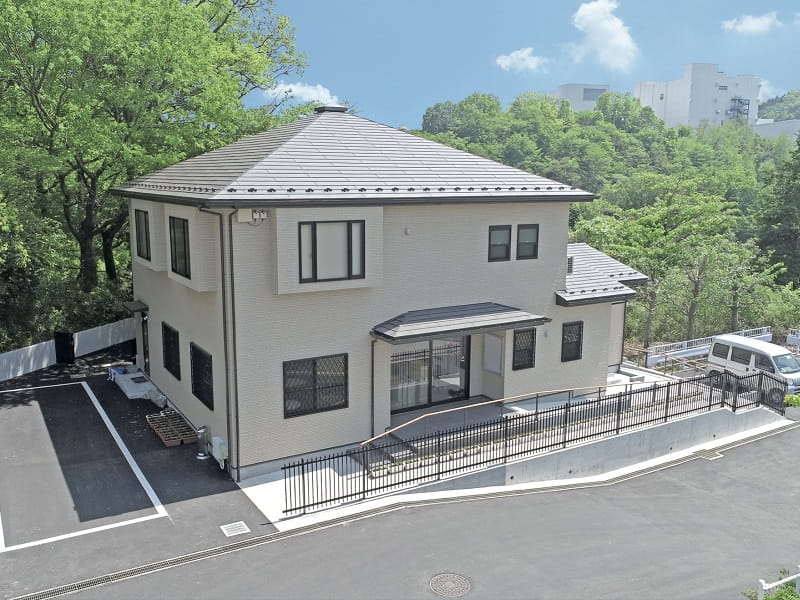 メモリアルパーク厚木ふるさとの丘　管理棟外観