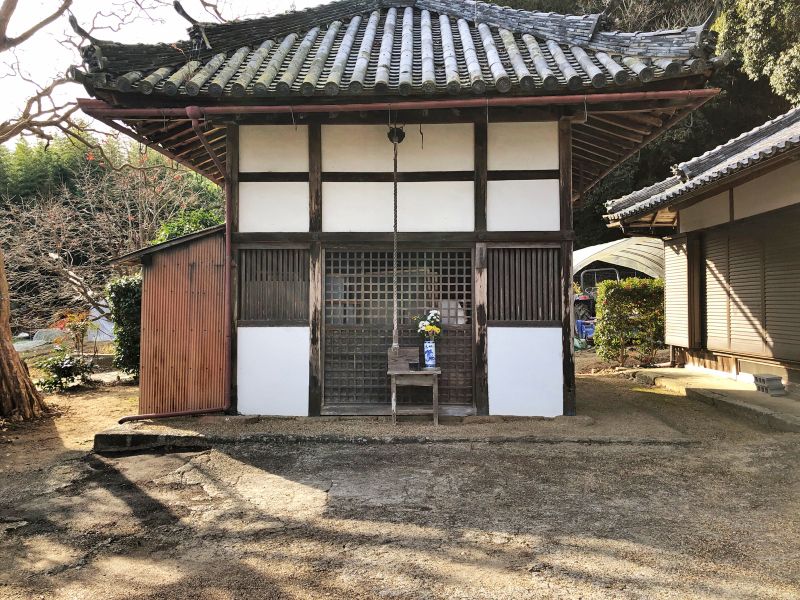 西墓地