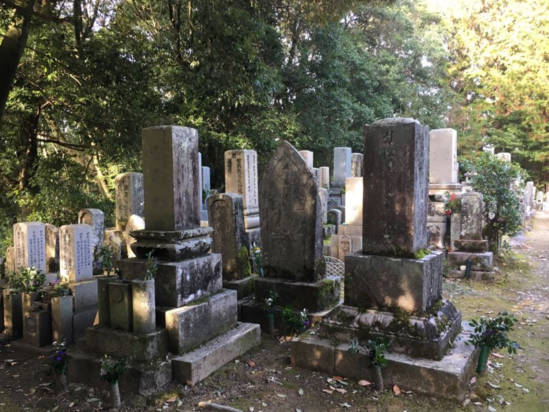 西小墓地