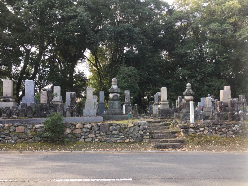 西小墓地