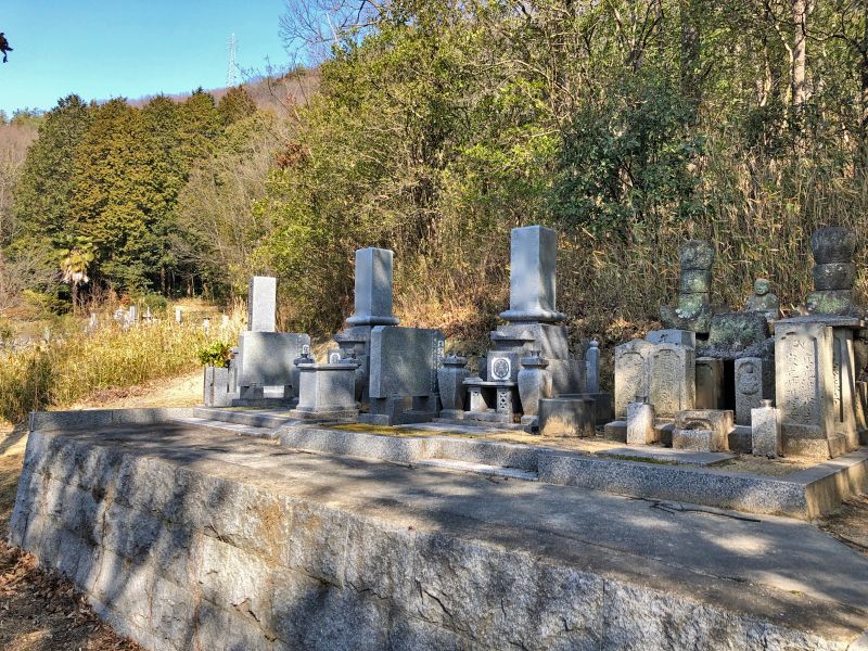 玉野市営 槌ケ原論田野山下墓地