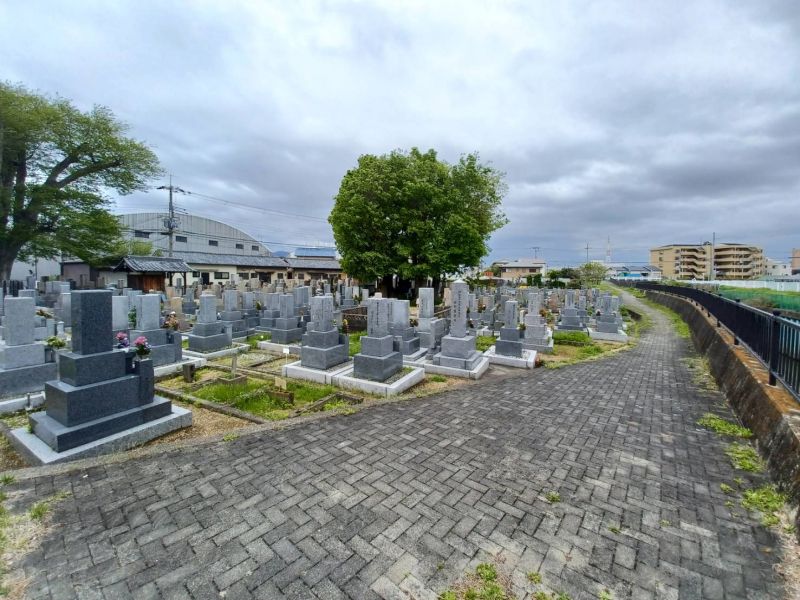 堀溝・新家墓地