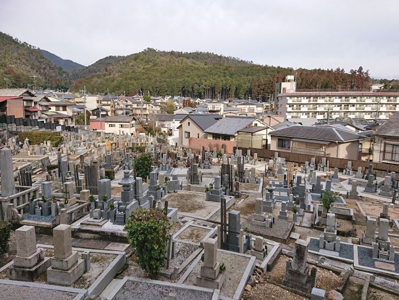 鳴滝霊園
