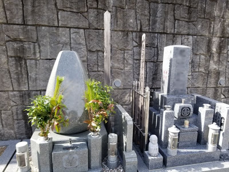 金蔵寺墓苑