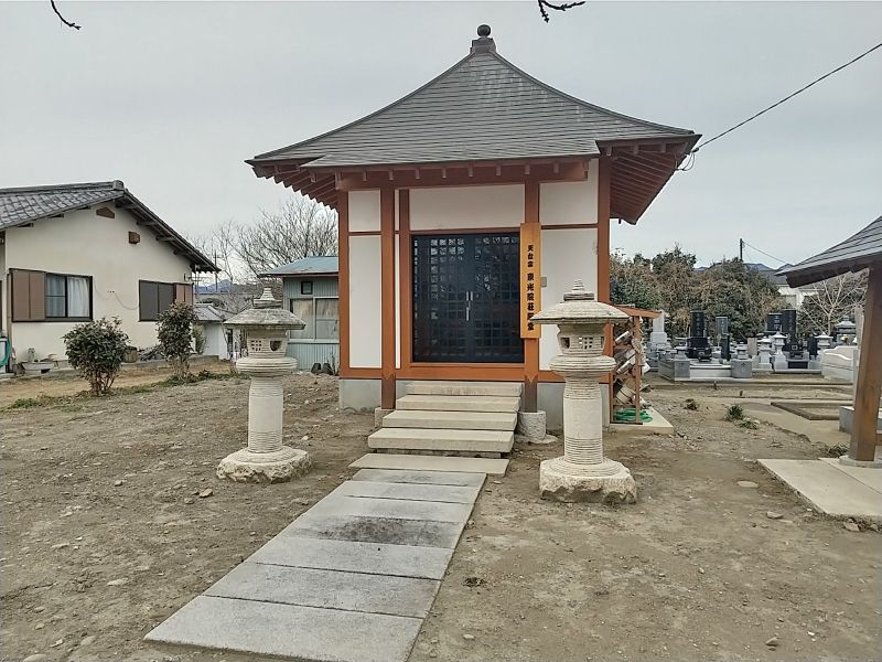 荘厳堂