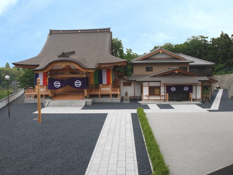 青葉霊苑　真照寺の本堂と客殿