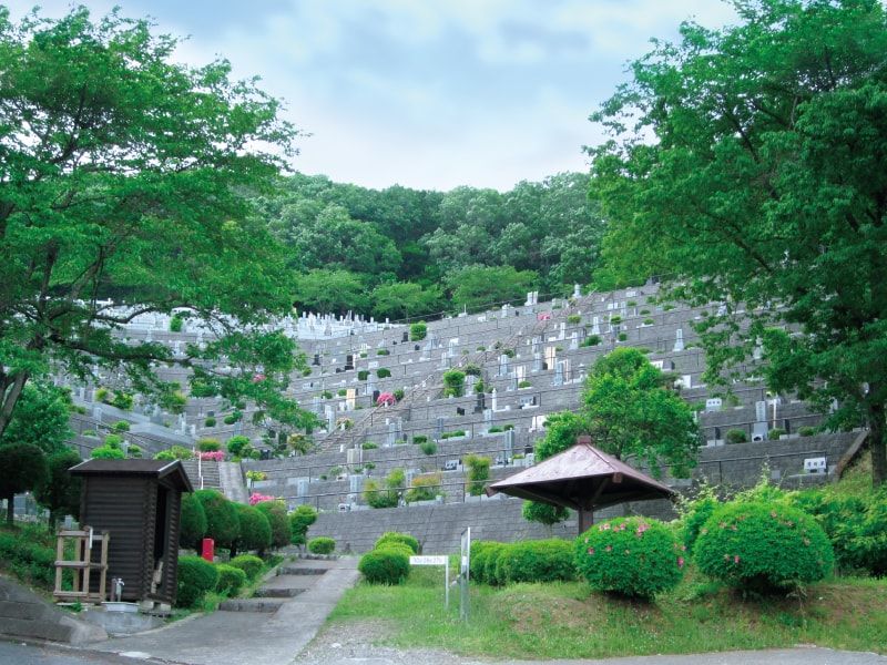大多摩霊園 雄大な自然に囲まれた園内