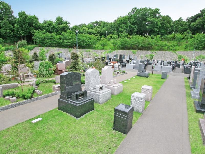 町田いずみ浄苑の芝生が美しい墓域