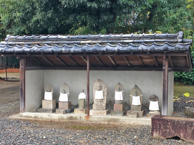 法王寺墓苑