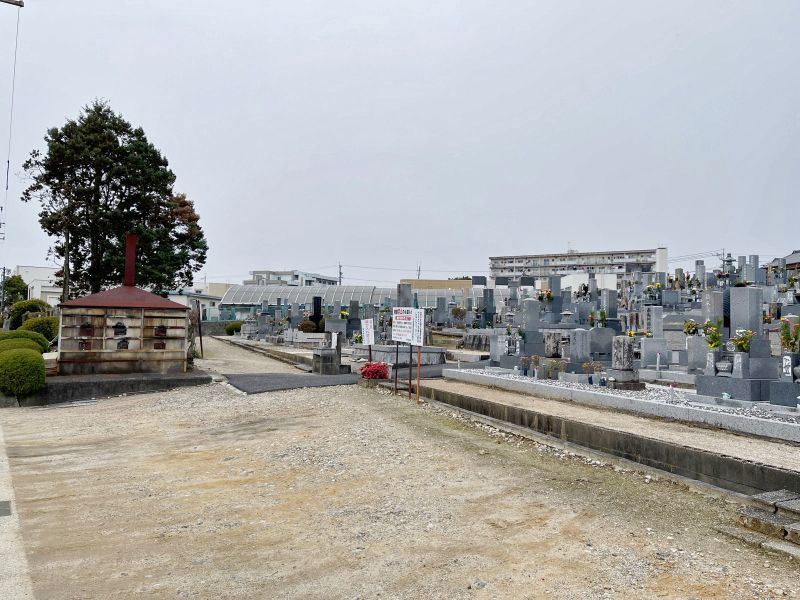 霊岩寺墓苑