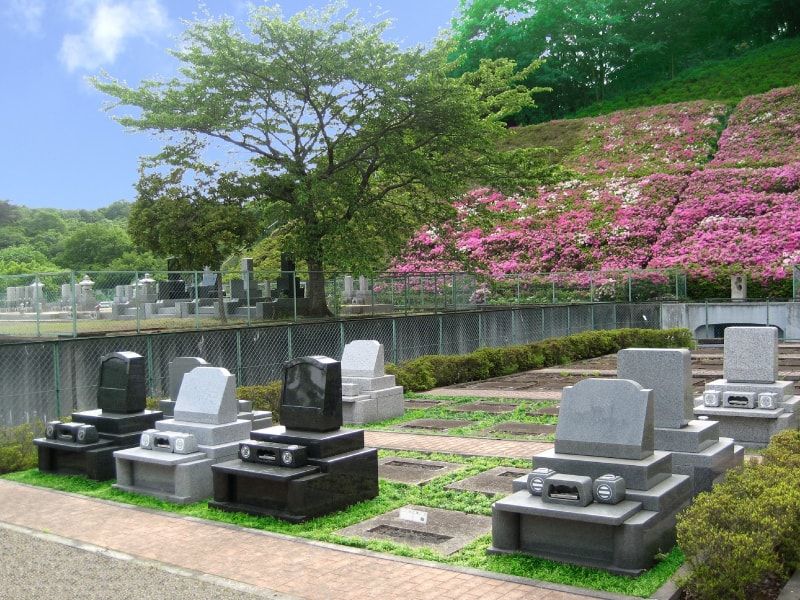 東京ゆりが丘苑　豊かな花木を楽しめる墓域