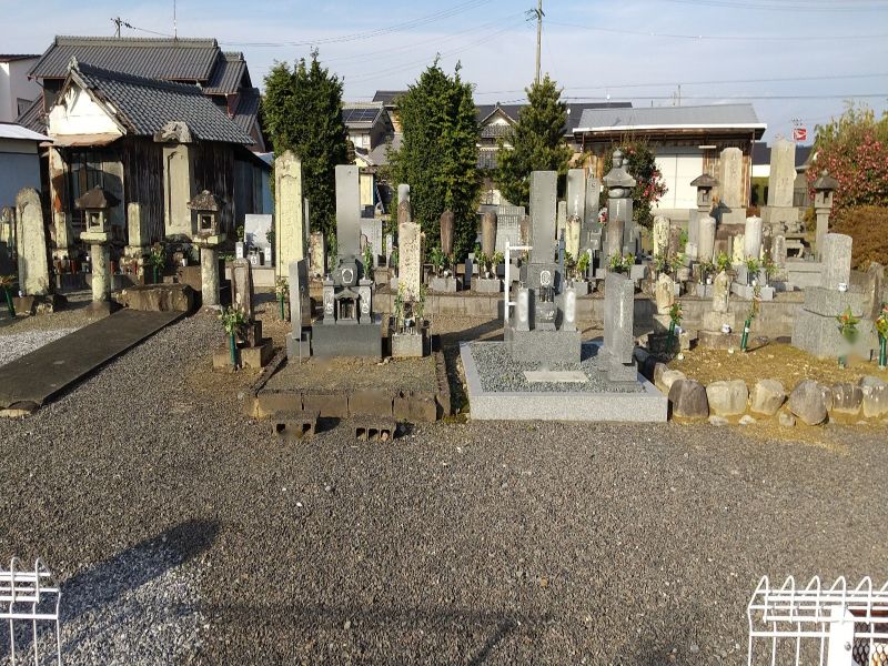 悟春院霊苑
