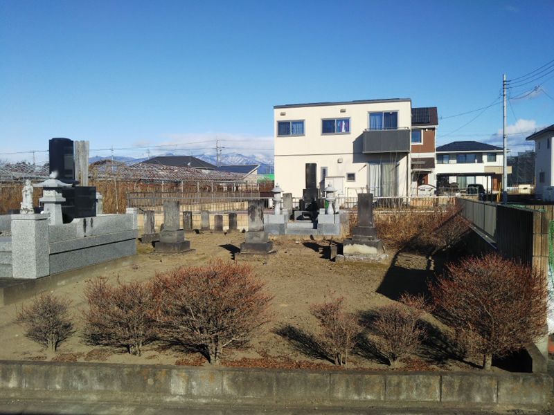 伊勢崎市西久保墓地