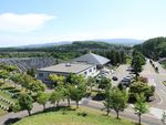 礼拝堂や会食会場などの設備を完備している滝之太陽殿と全景