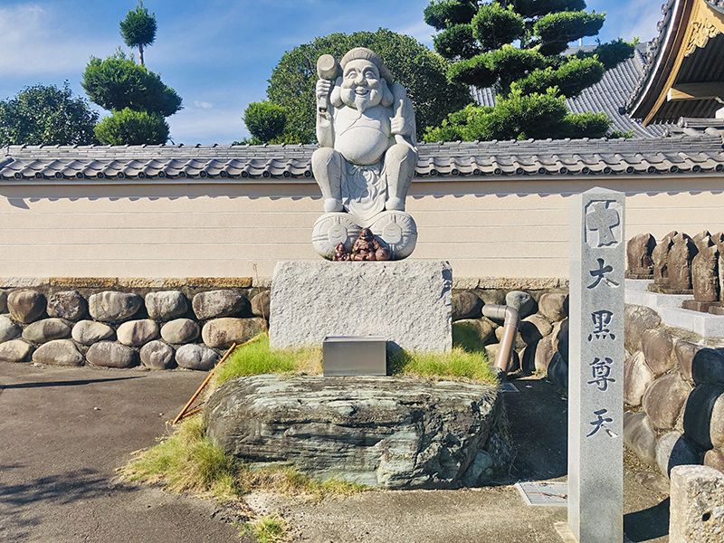 泉徳寺 のうこつうぼ