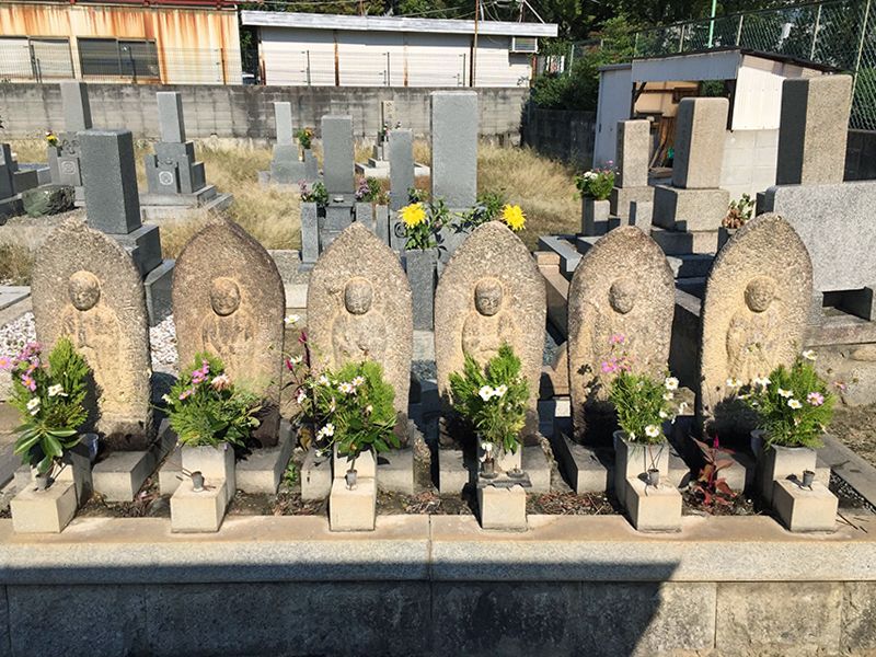 勝部墓地