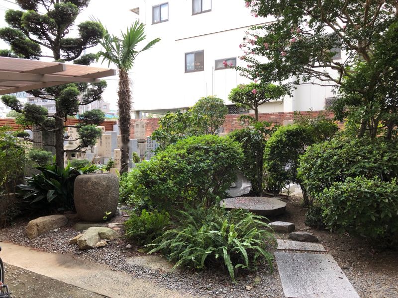 佛足寺墓苑