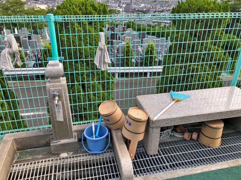 独鈷山霊園