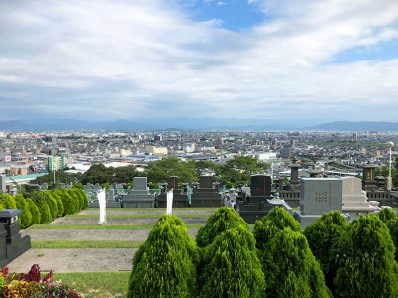 独鈷山霊園
