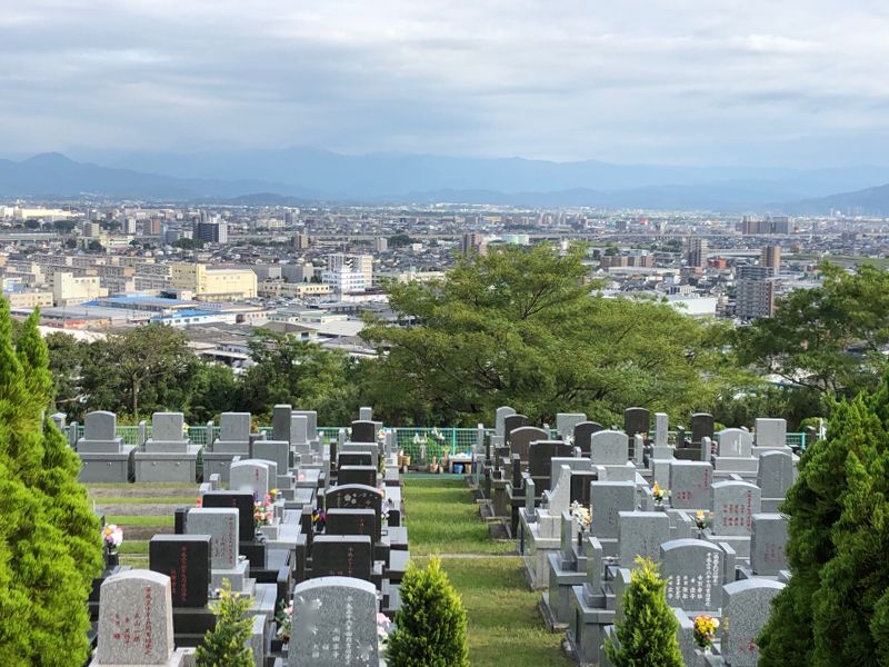 独鈷山霊園