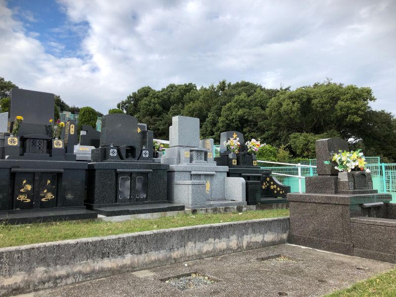 独鈷山霊園