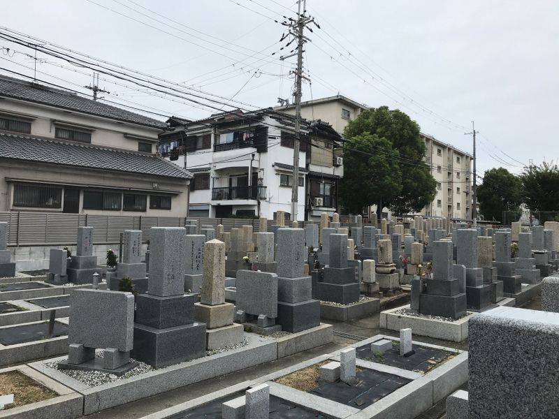 長吉六反・木の本・南木の本共同墓地