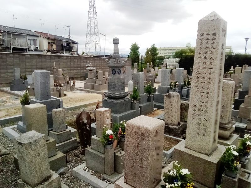 新堂墓地