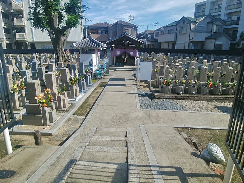 四条墓地