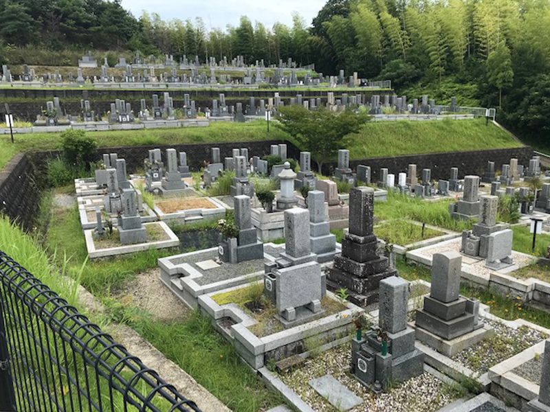 東山墓地
