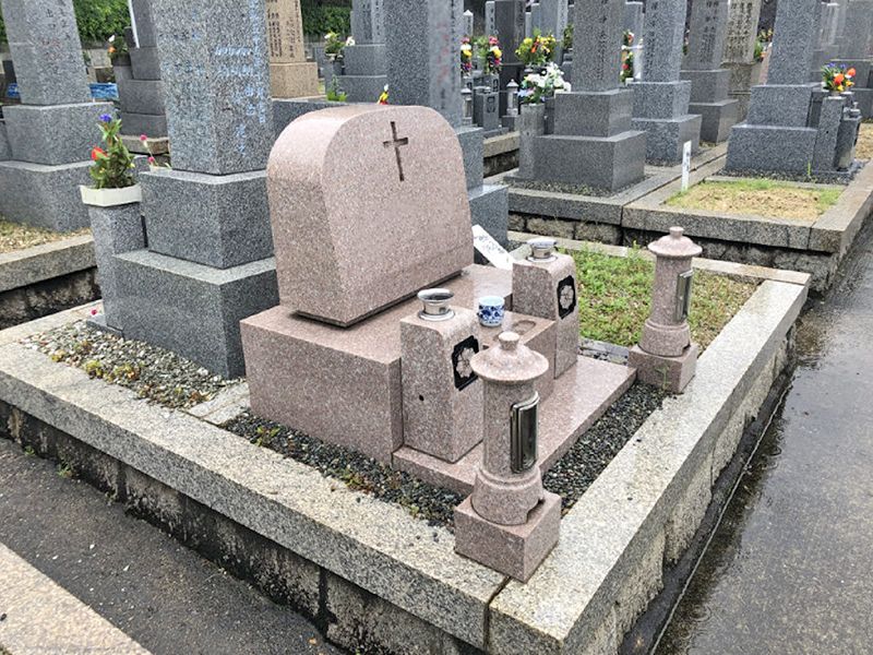 日下墓地