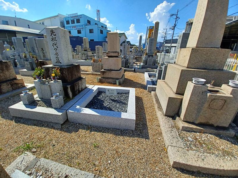 長田西河墓地