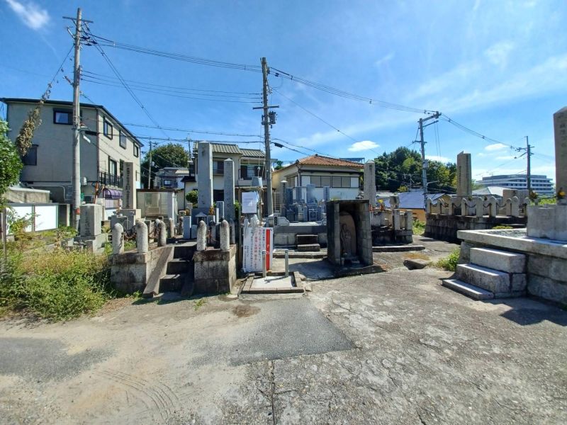 禁野・中宮共同墓地