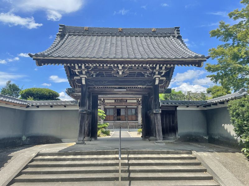 唯真寺 のうこつぼ