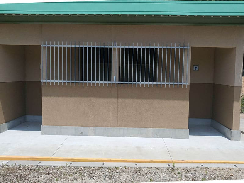 宇陀市営 赤人霊苑トイレ