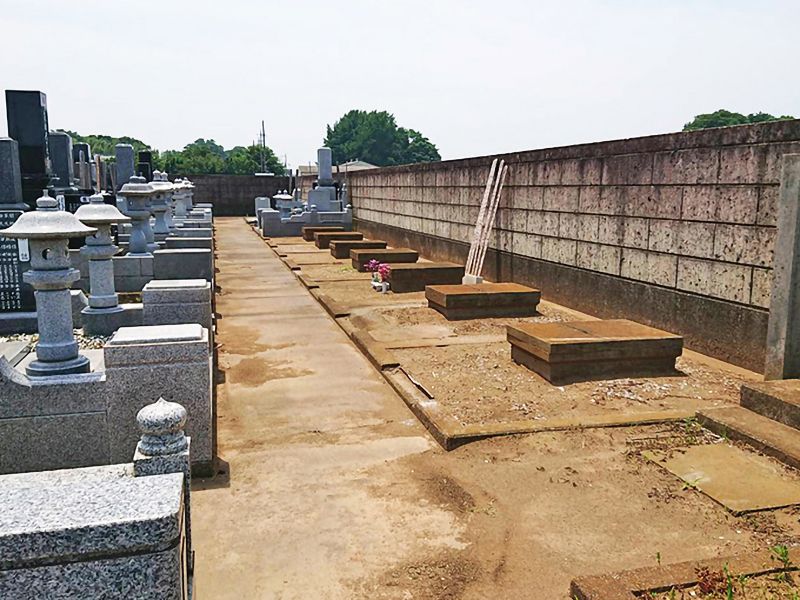 代の下共同墓地