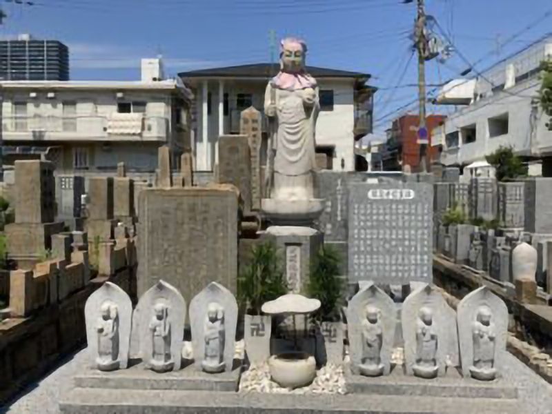 鷹取墓地