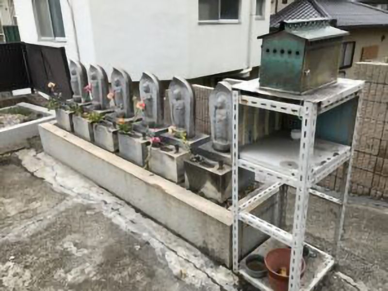 今津墓地
