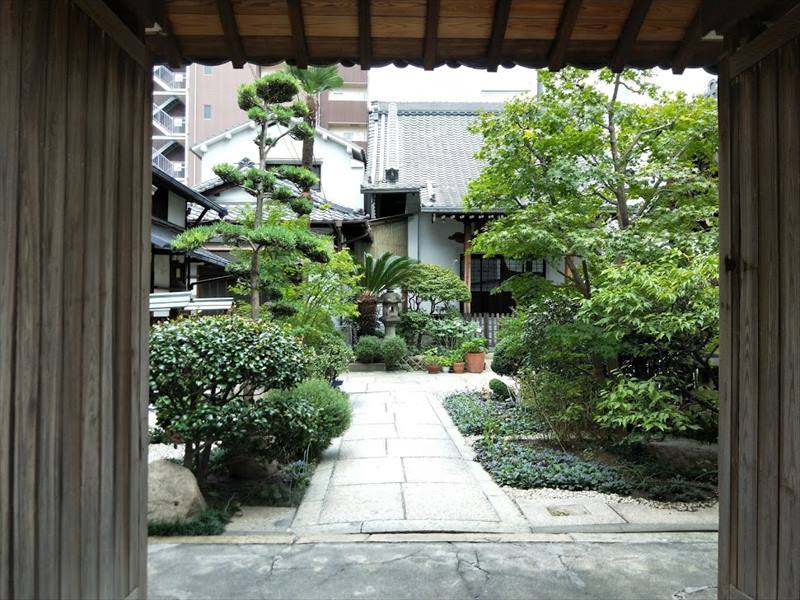 持明院 のうこつぼ