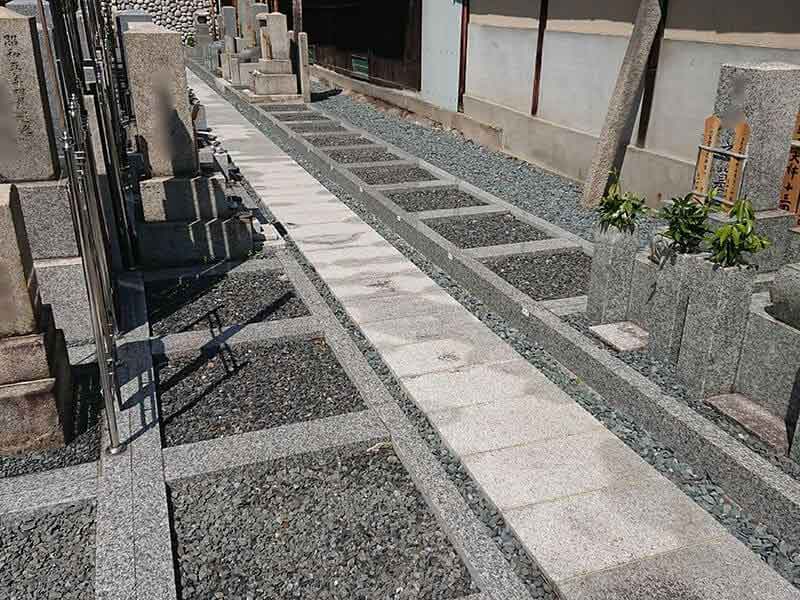 専徳寺メイン通路