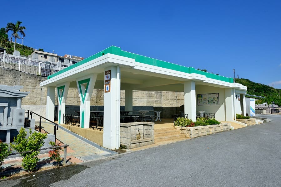 中城メモリアルパークの休憩所