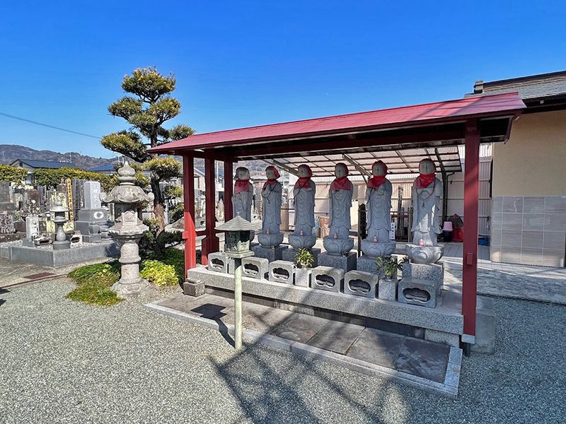 東学寺 のうこつぼ