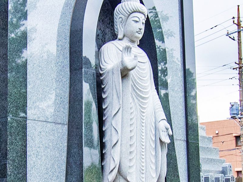 納骨壇横の石仏