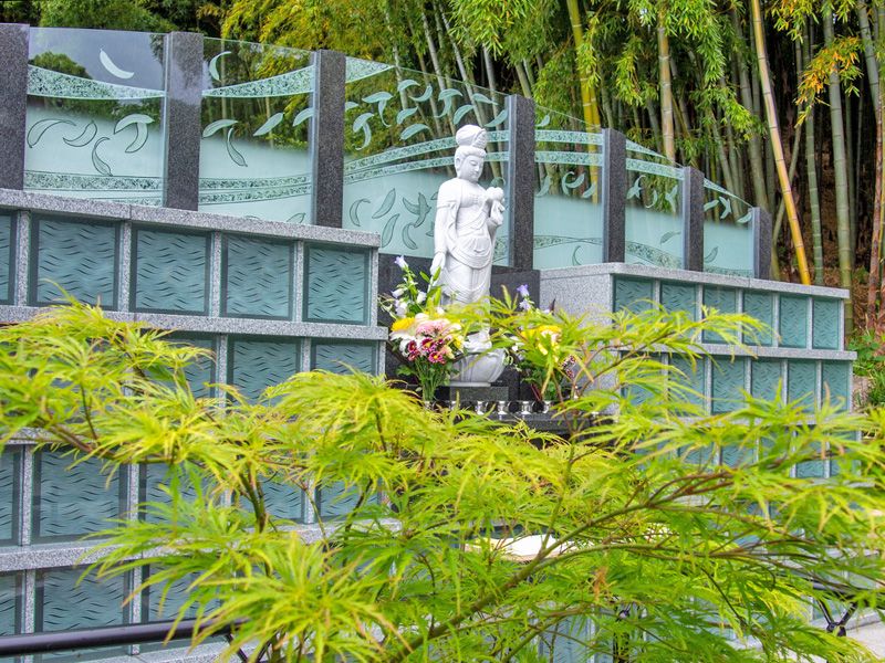 竹林前の納骨壇