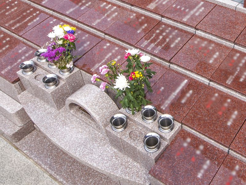 花立て付き墓石