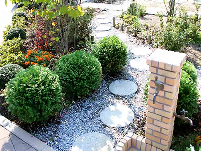 青葉浄苑　まるで公園のような苑内