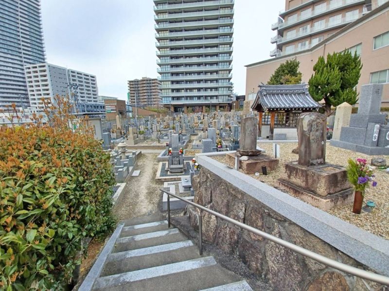 郡共同墓地