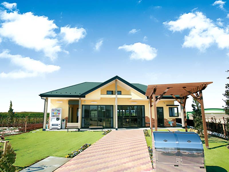 うらわ秋ヶ瀬霊園　管理棟外観